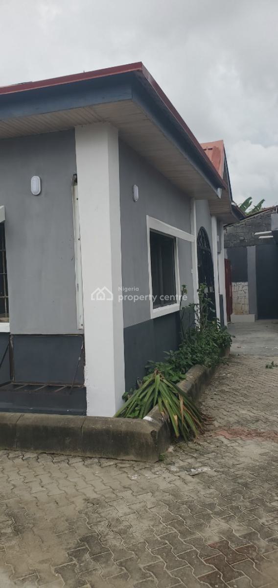 a 3 Bedroom Bungalow in Alone Compound, Ologunfe Bustop, Ibeju-lekki Lagos, Ajah, Lagos, Flat / Apartment for Rent