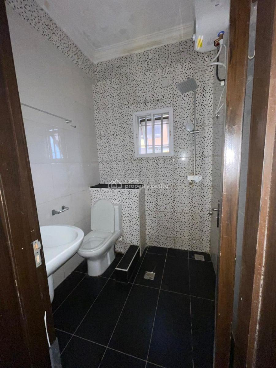 a Luxury 3 Bedroom Available in an Estate, Alagomeji, Alagomeji, Yaba, Lagos, Flat / Apartment for Rent