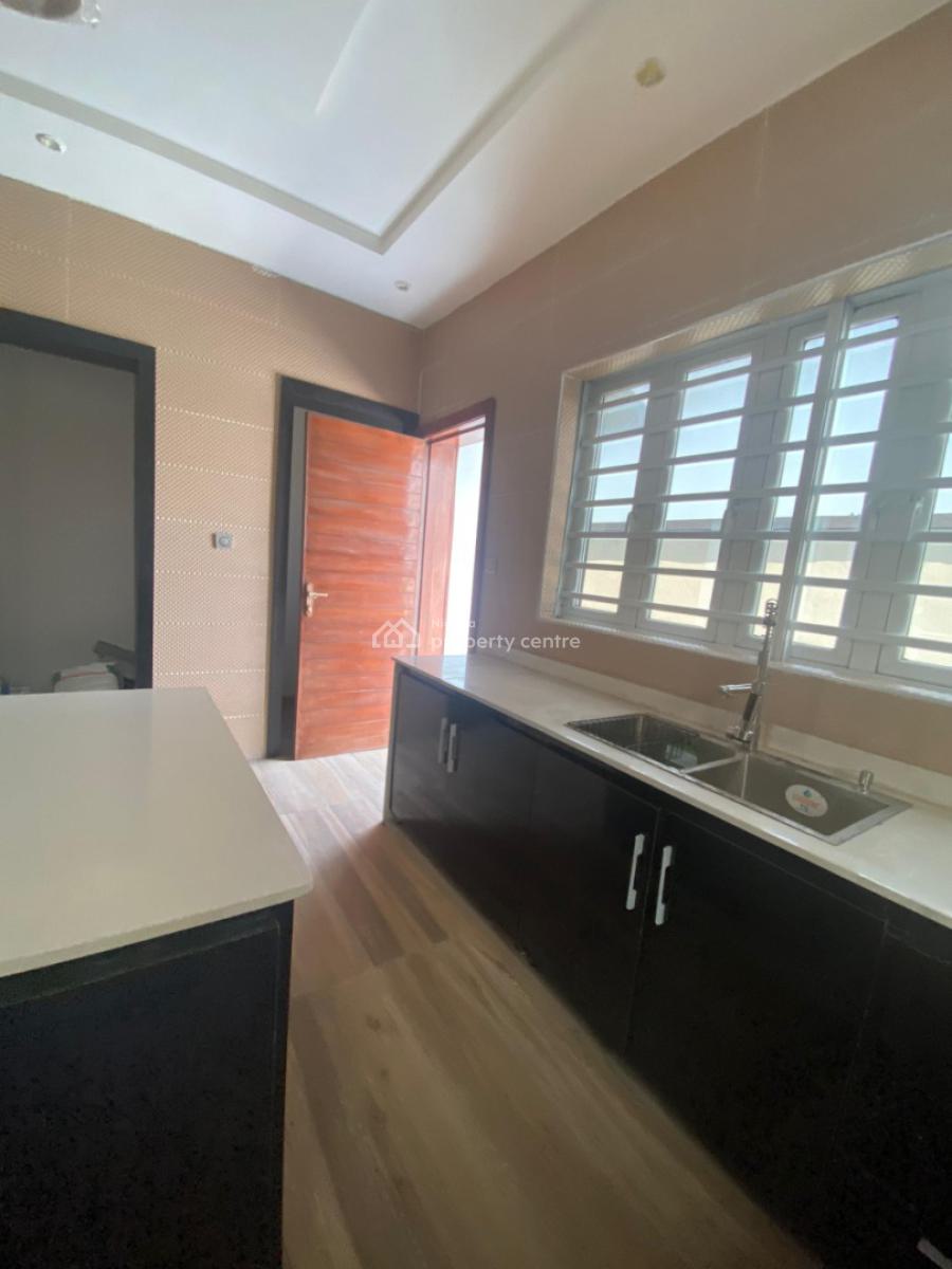 5 Bedroom Detached with Bq, Chevron, Lekki, Lagos, Detached Duplex for Sale