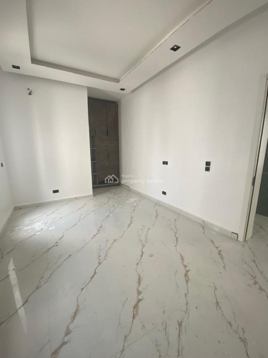 5 Bedroom Detached, Secure Estate Around, Vgc, Lekki, Lagos, Detached Duplex for Sale
