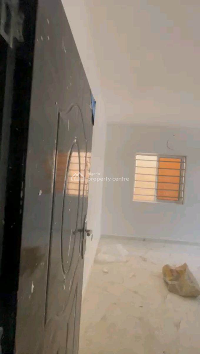 a Partially Furnished and Standard Miniflat, Upstairs with 2t2b,, Off Pedro Road, Shomolu, Lagos, Mini Flat (room and Parlour) for Rent