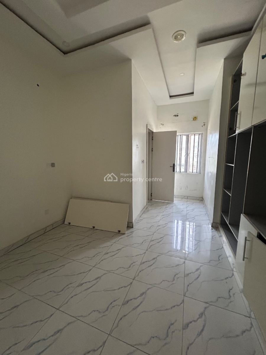 Well Maintained and Spacious 3bedroom Apartment, Osapa, Lekki, Lagos, Flat / Apartment for Rent