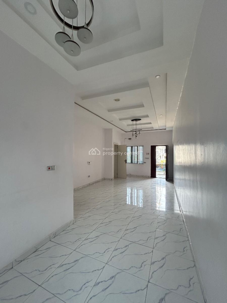 Well Maintained and Spacious 3bedroom Apartment, Osapa, Lekki, Lagos, Flat / Apartment for Rent