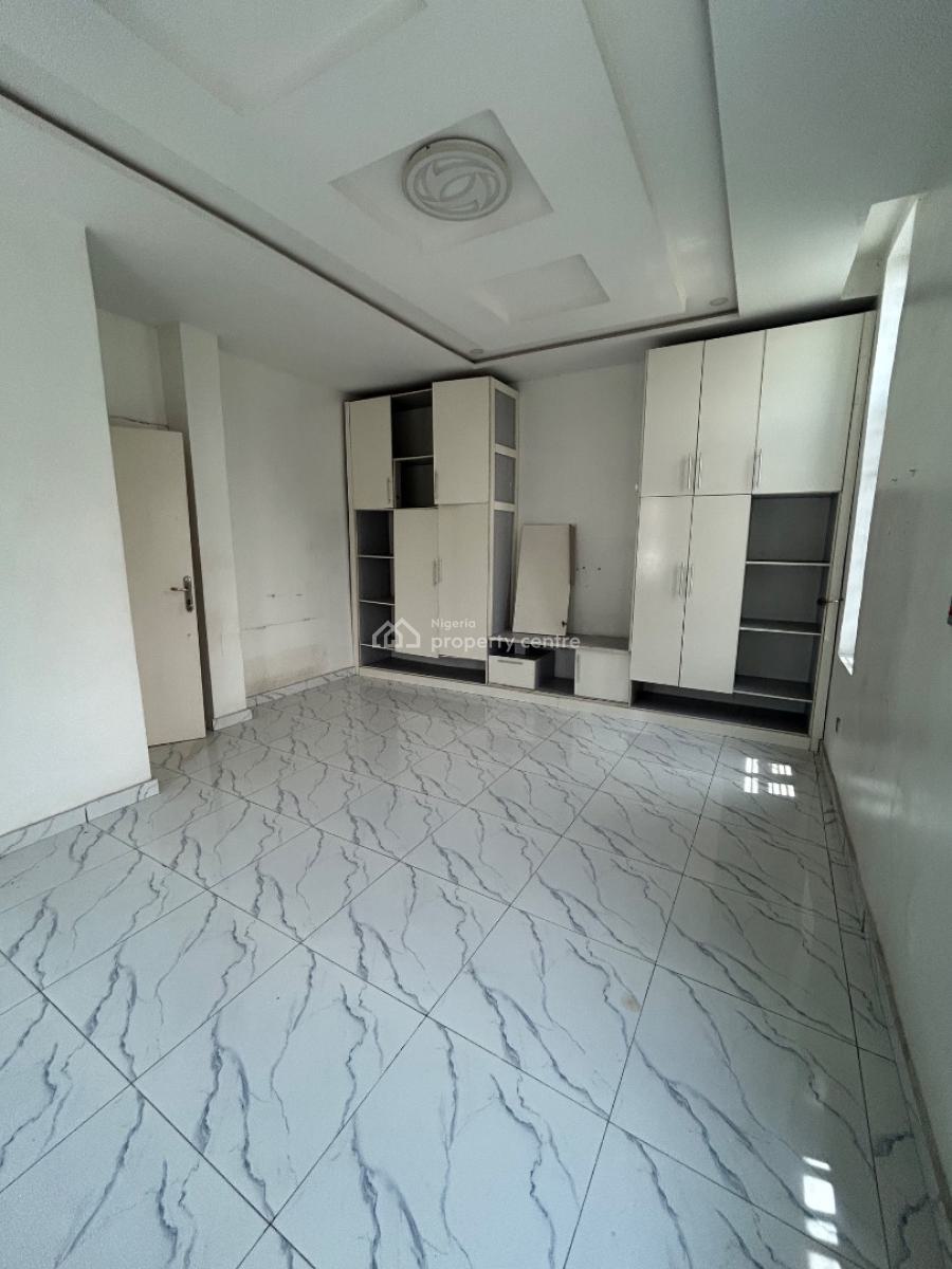 Well Maintained and Spacious 3bedroom Apartment, Osapa, Lekki, Lagos, Flat / Apartment for Rent