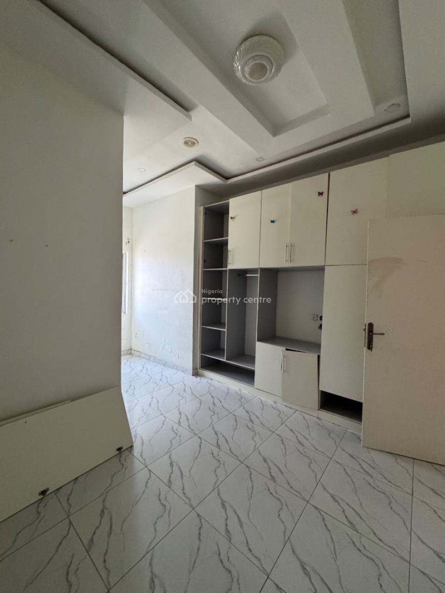 Spacious 3 Bedroom Apartment, Canal West Estate, Osapa, Lekki, Lagos, Flat / Apartment for Rent