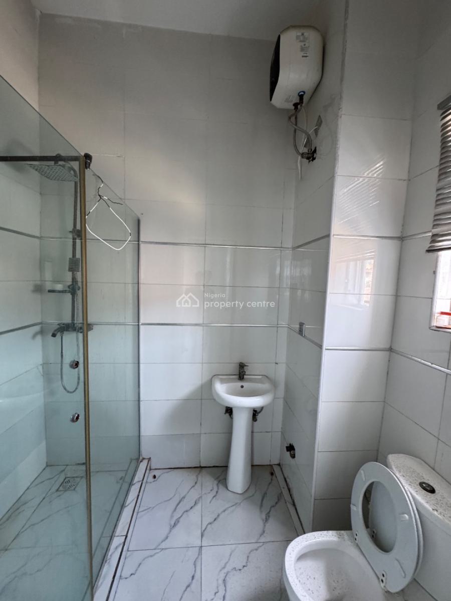 Spacious 3 Bedroom Apartment, Canal West Estate, Osapa, Lekki, Lagos, Flat / Apartment for Rent