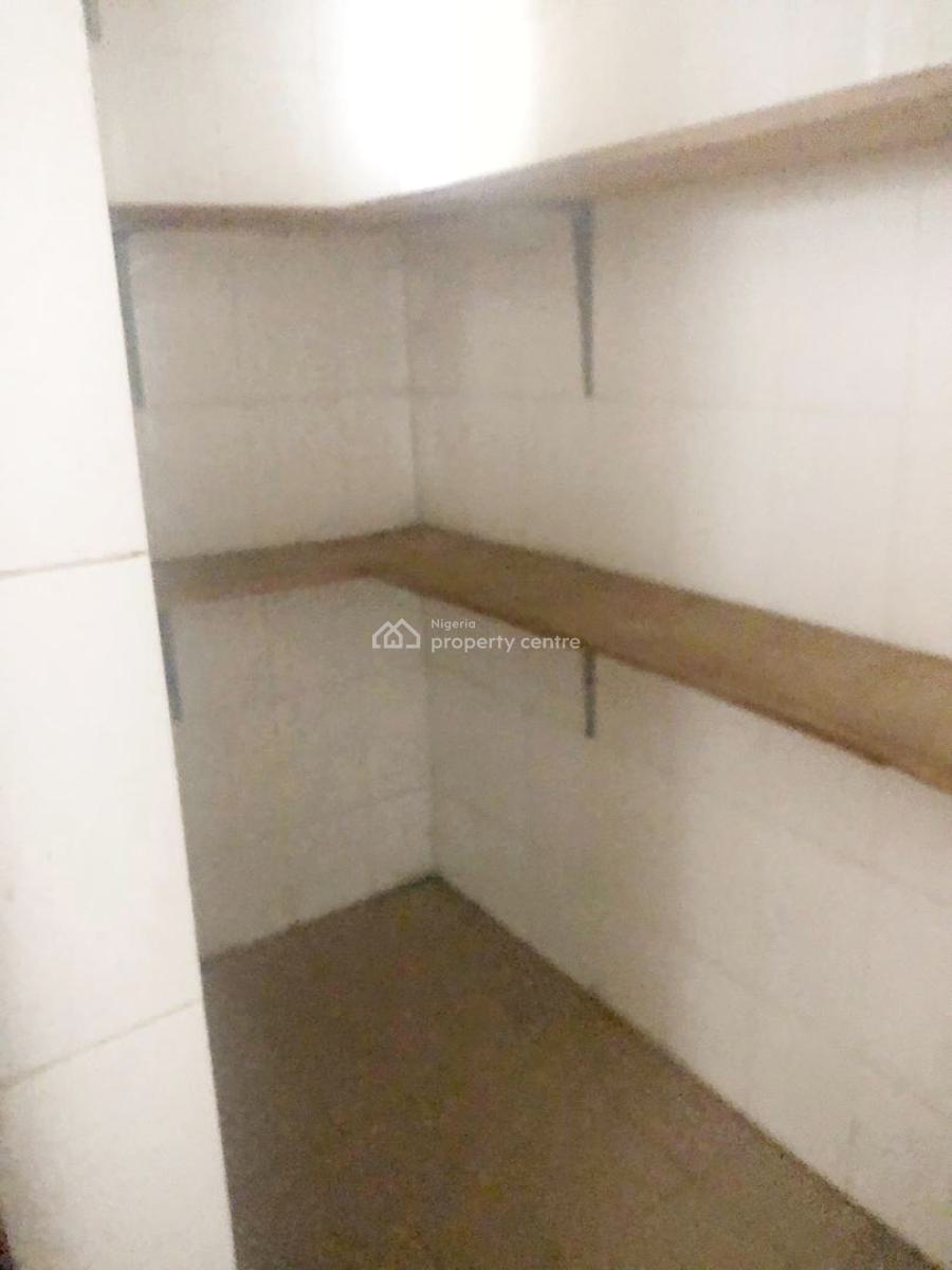 Well Maintained & Spacious 3 Bedroom Apartment, Gra Phase 1, Magodo, Lagos, Flat / Apartment for Rent