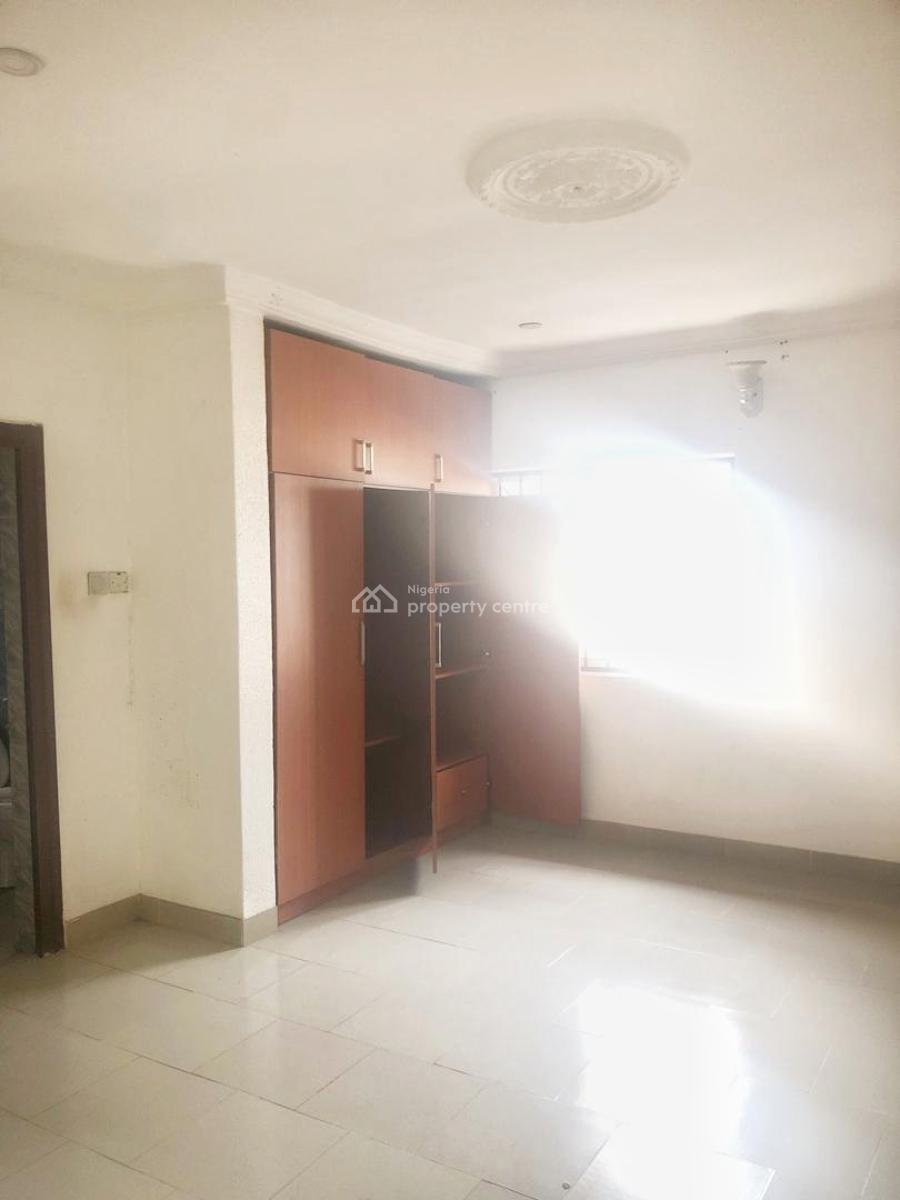 Well Maintained & Spacious 3 Bedroom Apartment, Gra Phase 1, Magodo, Lagos, Flat / Apartment for Rent