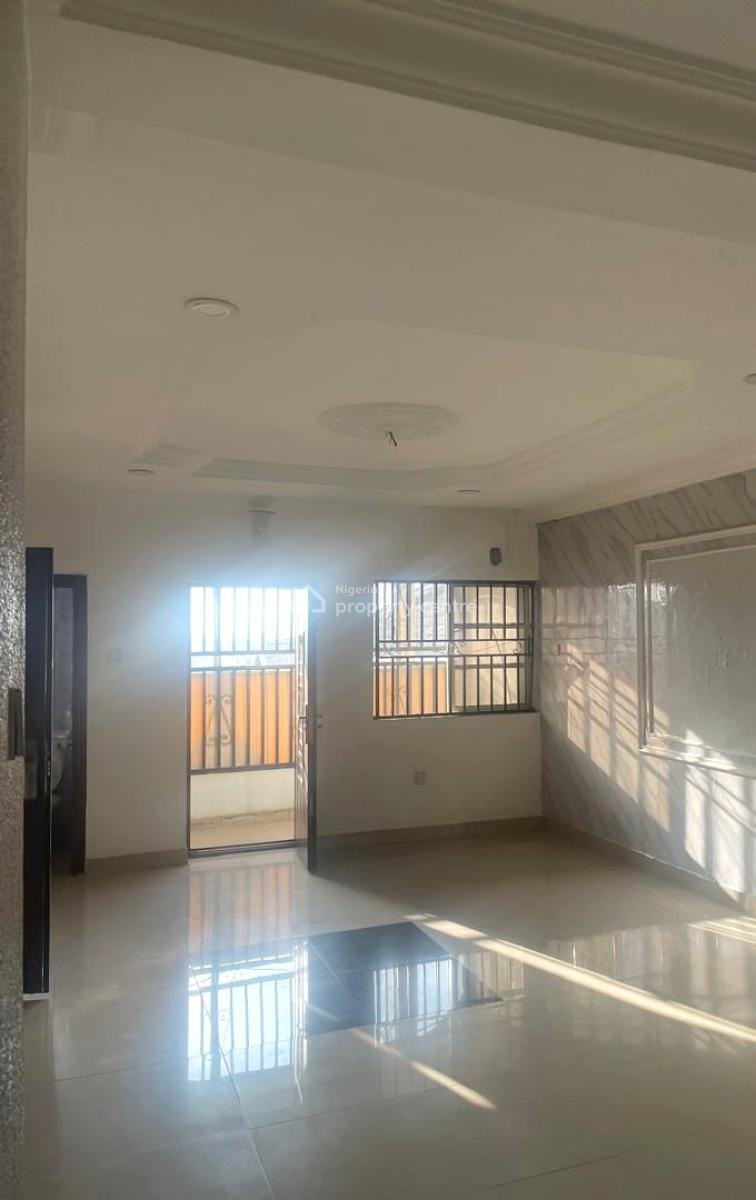 Well Maintained & Spacious 3 Bedroom Apartment, Gra Phase 1, Magodo, Lagos, Flat / Apartment for Rent