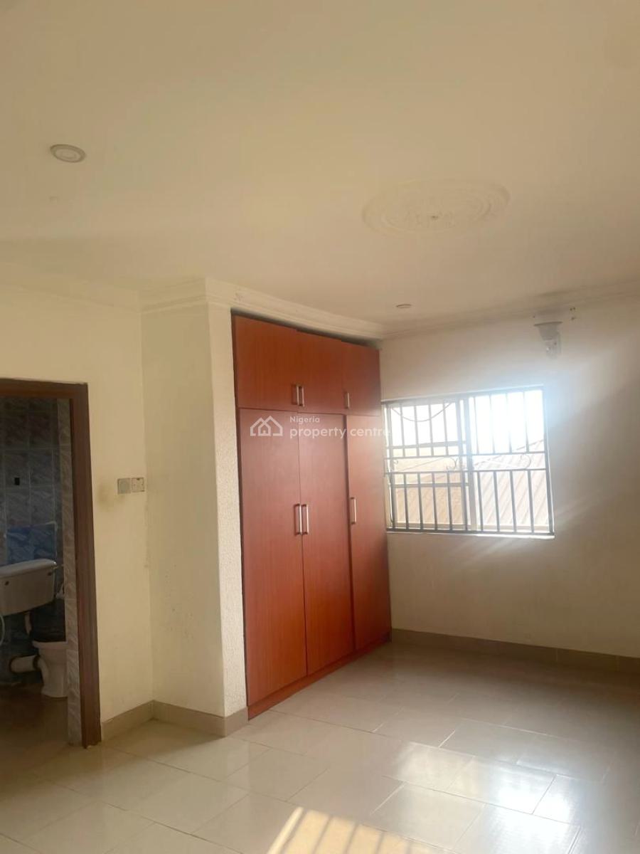 Well Maintained & Spacious 3 Bedroom Apartment, Gra Phase 1, Magodo, Lagos, Flat / Apartment for Rent