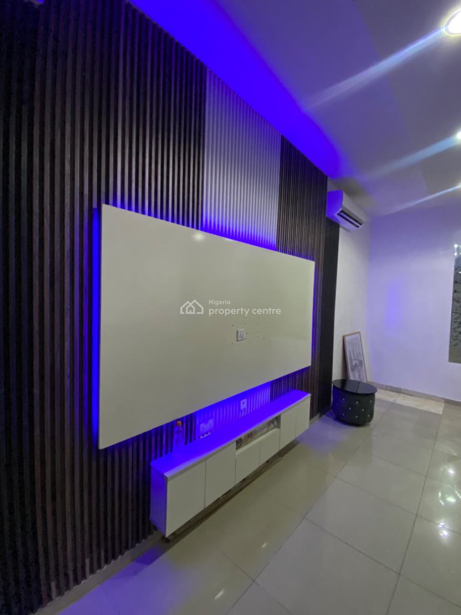Luxury Serviced 3 Bedroom Flat in The Heart of Phase 1, Lekki Base 1 , Afmiralty Way, Lekki Phase 1, Lekki, Lagos, Flat / Apartment for Rent