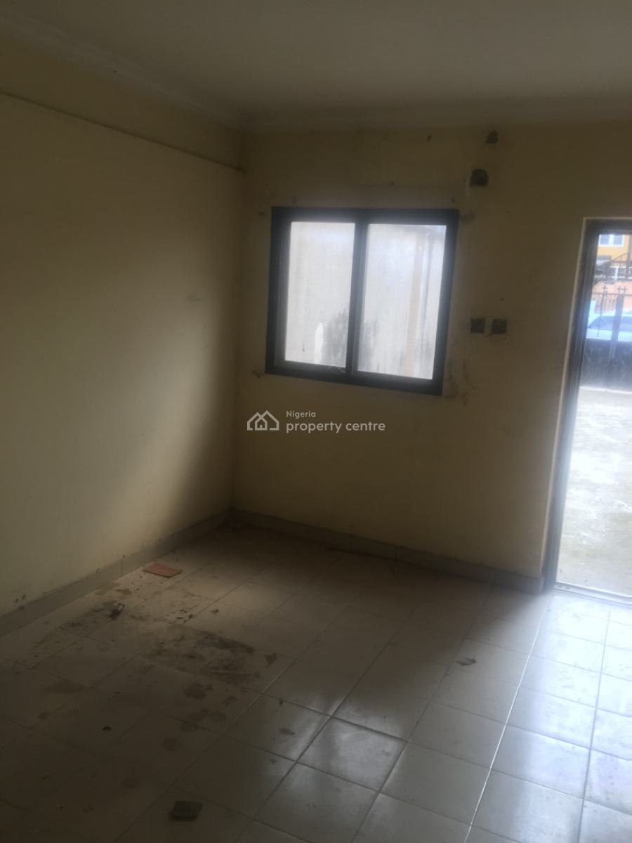6 Bedrooms Detached Bungalow, Coker Road, Ilupeju, Lagos, Office Space for Rent