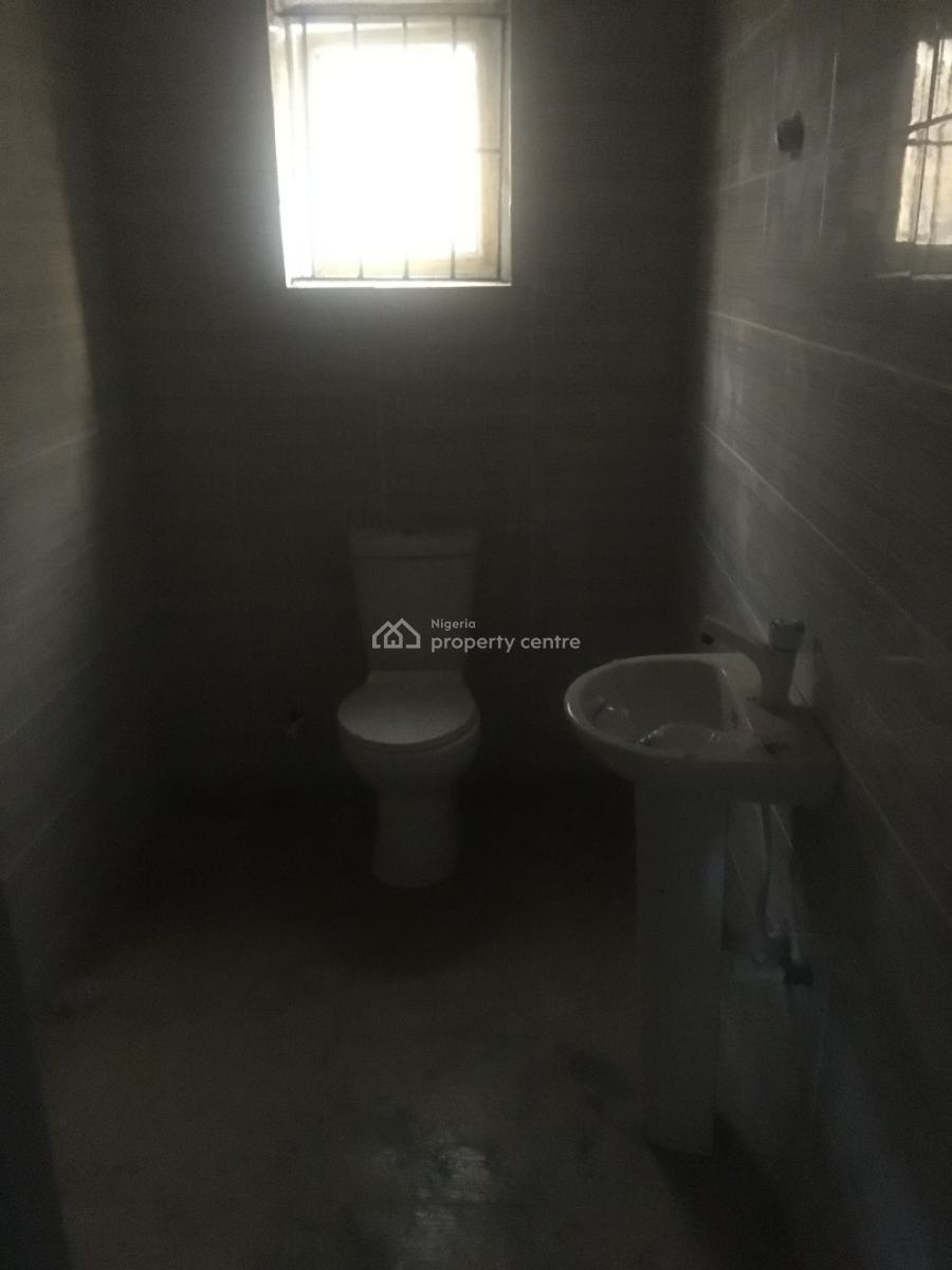 6 Bedrooms Detached Bungalow, Coker Road, Ilupeju, Lagos, Office Space for Rent