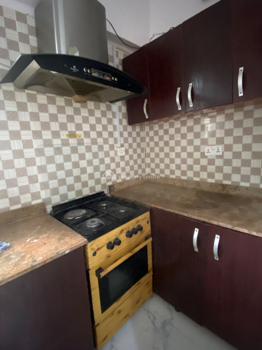 Elegant 2 Bedroom Flo Cared at Phase 1 Serene Environment, Lekki Phase 1 , Serene Environment, Lekki Phase 1, Lekki, Lagos, Flat / Apartment for Rent