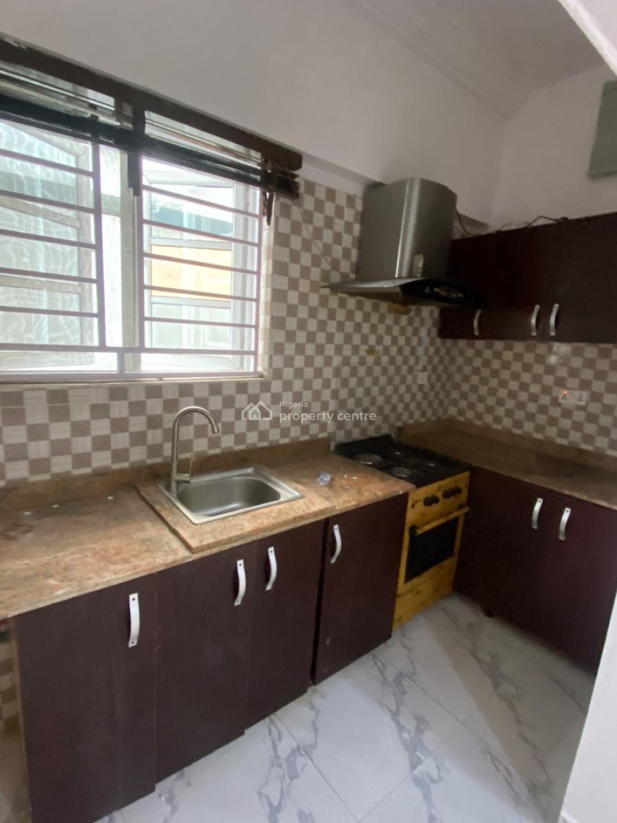 Elegant 2 Bedroom Flo Cared at Phase 1 Serene Environment, Lekki Phase 1 , Serene Environment, Lekki Phase 1, Lekki, Lagos, Flat / Apartment for Rent