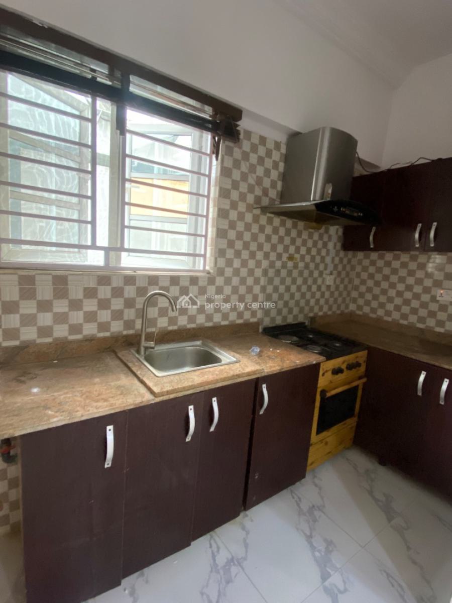 Elegant 2 Bedroom Flo Cared at Phase 1 Serene Environment, Lekki Phase 1 , Serene Environment, Lekki Phase 1, Lekki, Lagos, Flat / Apartment for Rent