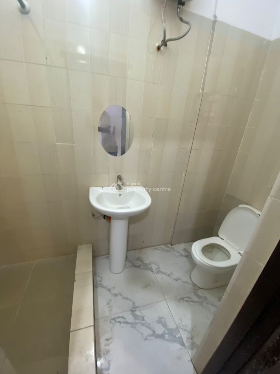 Elegant 2 Bedroom Flo Cared at Phase 1 Serene Environment, Lekki Phase 1 , Serene Environment, Lekki Phase 1, Lekki, Lagos, Flat / Apartment for Rent