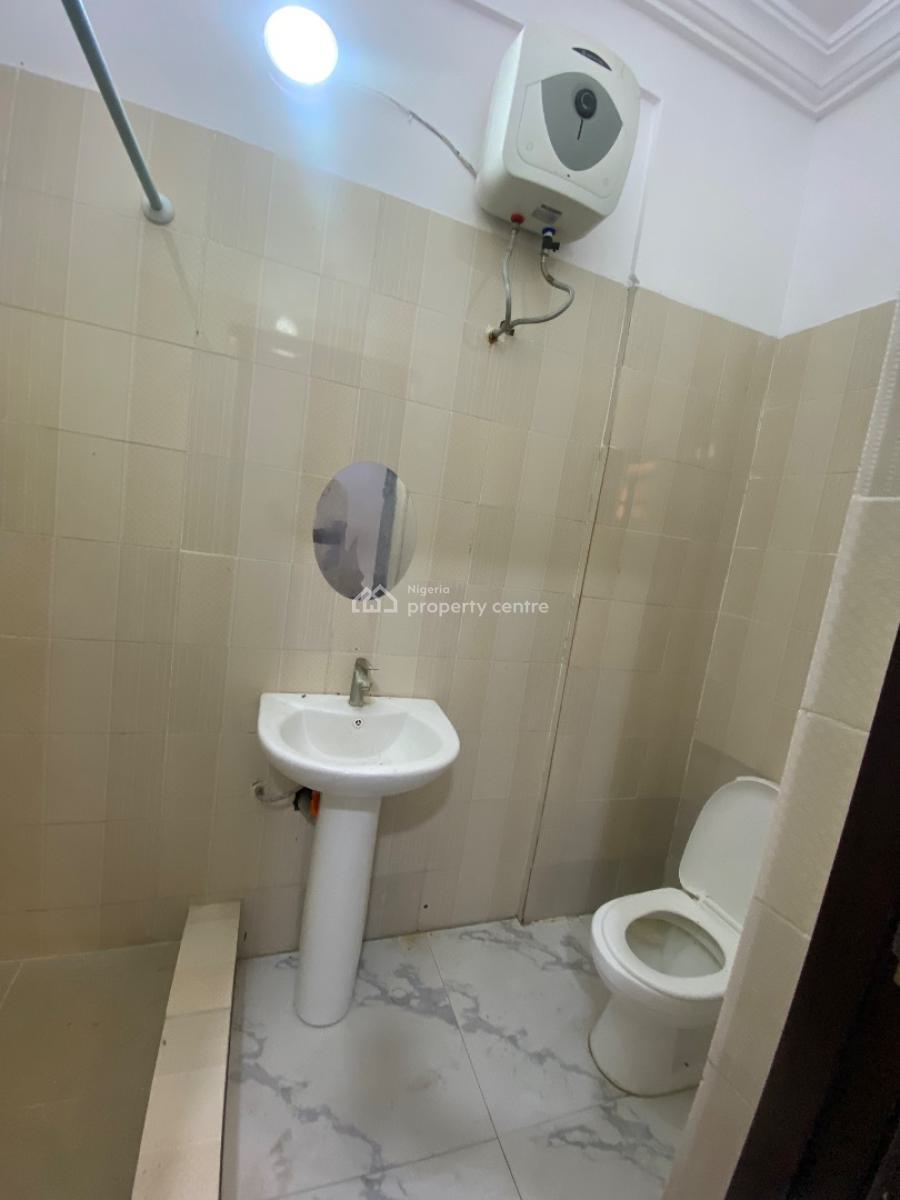 Elegant 2 Bedroom Flo Cared at Phase 1 Serene Environment, Lekki Phase 1 , Serene Environment, Lekki Phase 1, Lekki, Lagos, Flat / Apartment for Rent