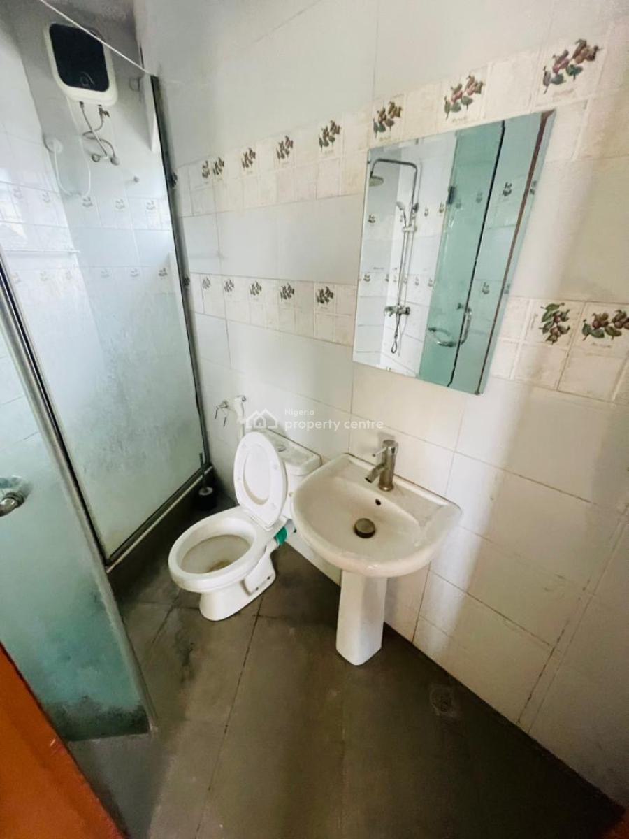 Close to The Express Upstairs of, Sangotedo, Ajah, Lagos, Flat / Apartment for Rent