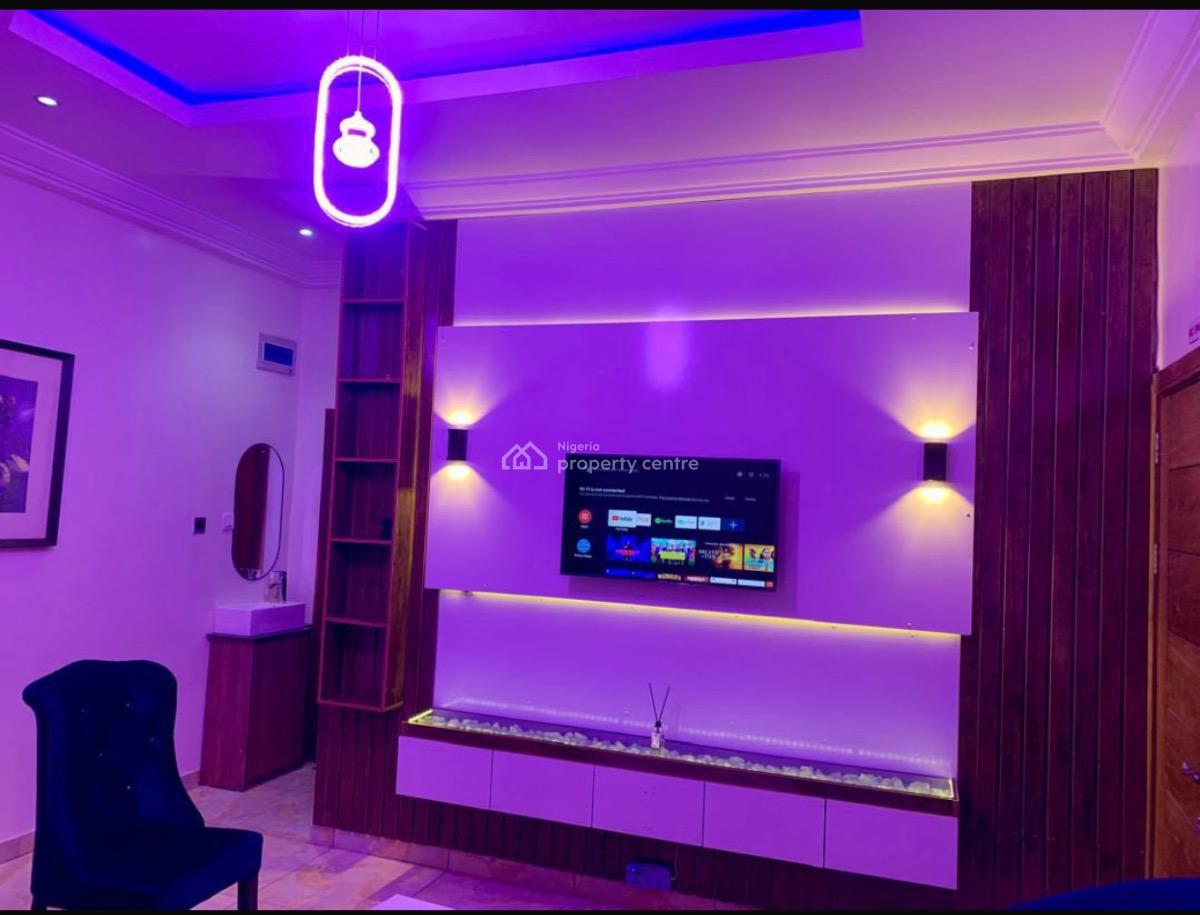 Beautiful and Amiable with Swimming Pool, Eliza Beth Street, Ado, Ajah, Lagos, Mini Flat (room and Parlour) Short Let