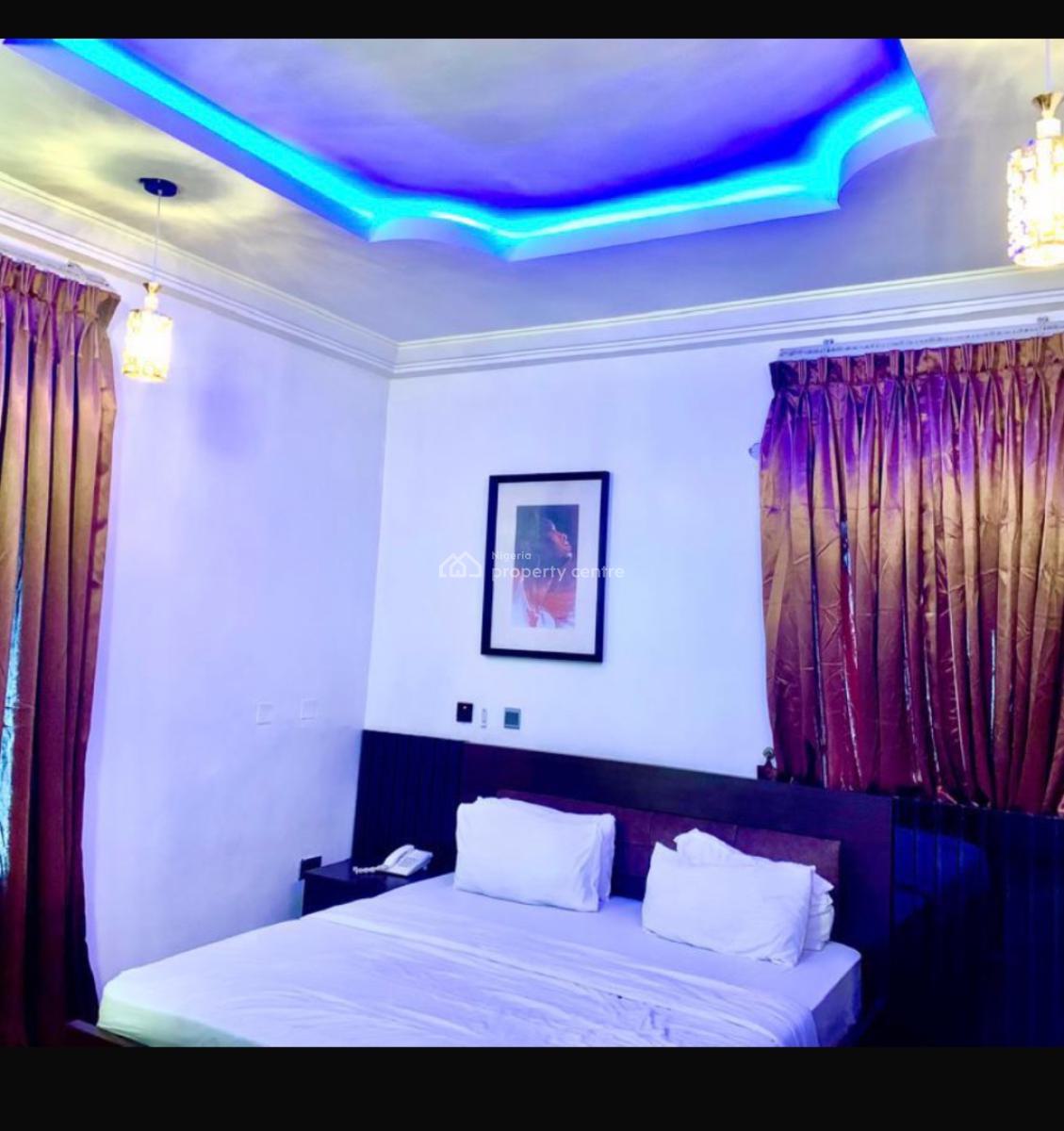 Beautiful and Amiable with Swimming Pool, Eliza Beth Street, Ado, Ajah, Lagos, Mini Flat (room and Parlour) Short Let