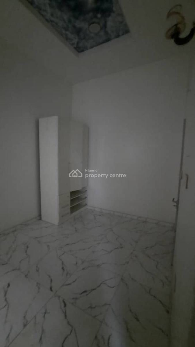 Big Room Downstairs to Share Only Kitchen, Royal Pine Estate, Orchid Road, Lekki, Lagos, Self Contain (single Rooms) for Rent