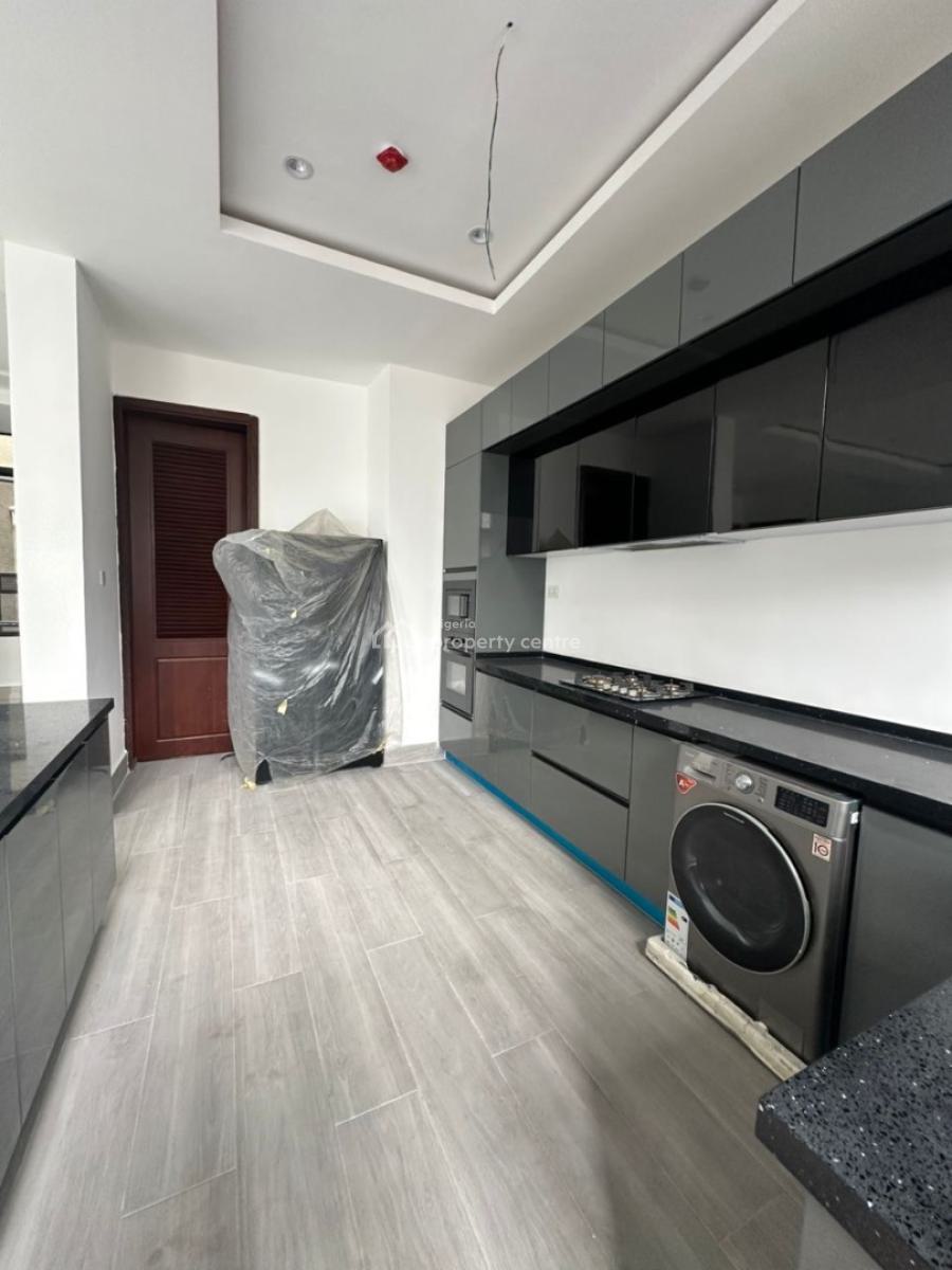 Contemporary 3bedroom Apartment, Lekki Phase 1, Lekki, Lagos, Flat / Apartment for Sale