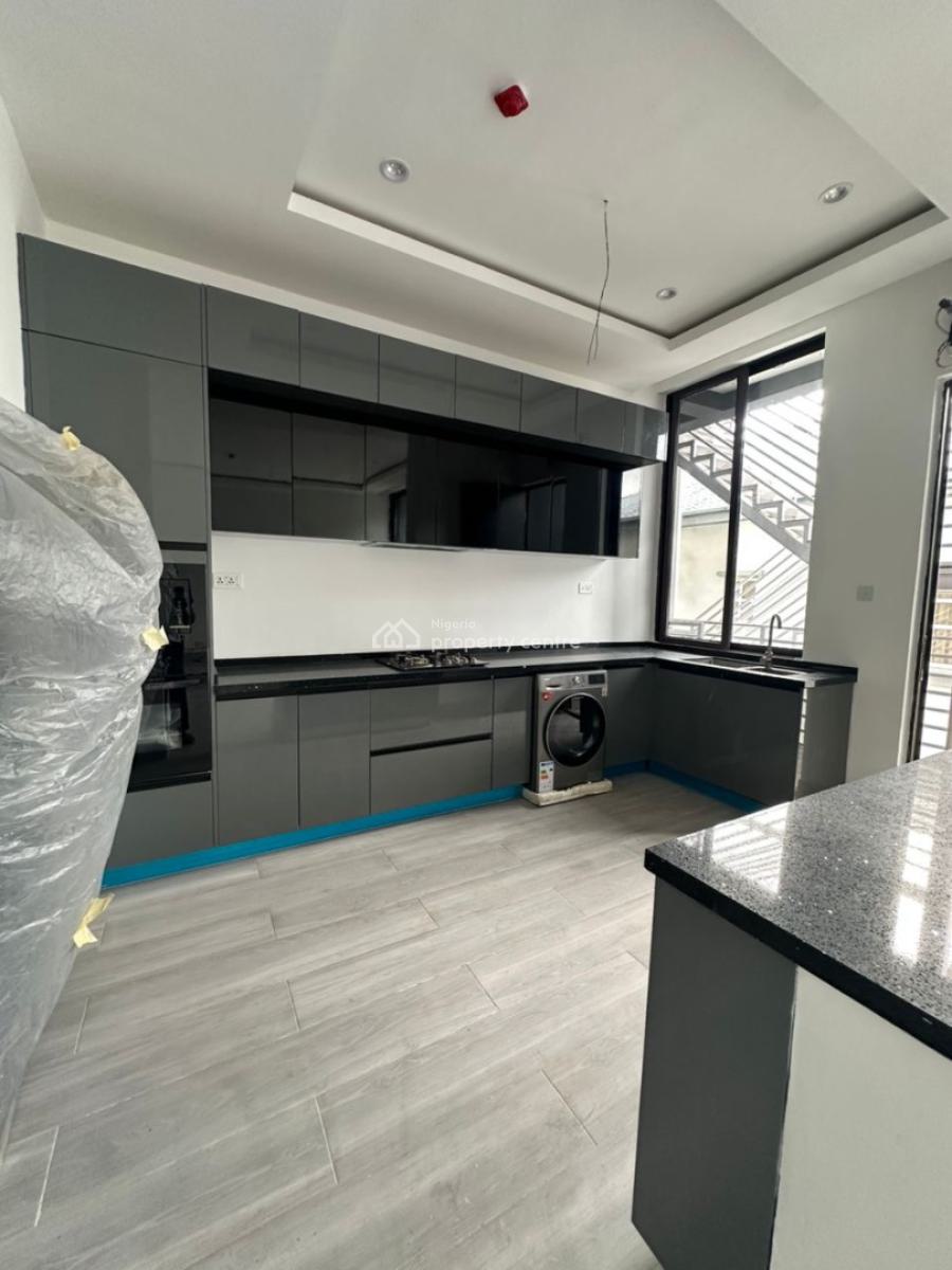 Contemporary 3bedroom Apartment, Lekki Phase 1, Lekki, Lagos, Flat / Apartment for Sale