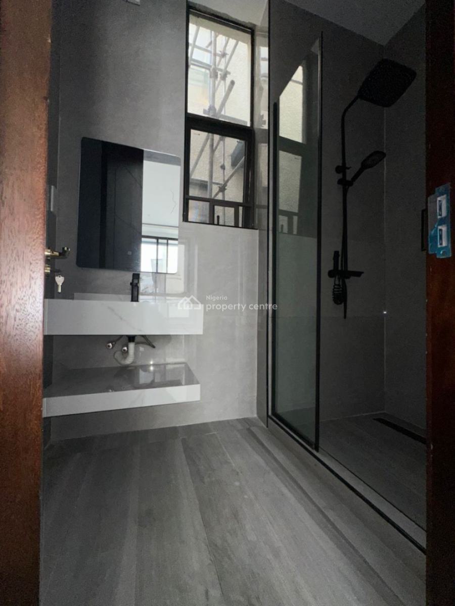 Contemporary 3bedroom Apartment, Lekki Phase 1, Lekki, Lagos, Flat / Apartment for Sale