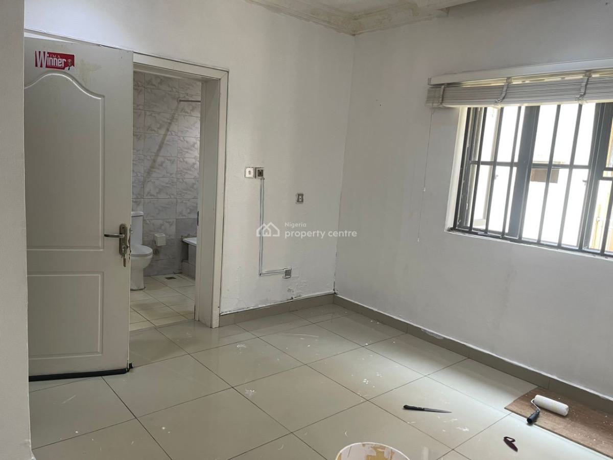Semi Masters Bedroom, Abiola Court 10 Chevron, Lekki, Lagos, Self Contain (single Rooms) for Rent