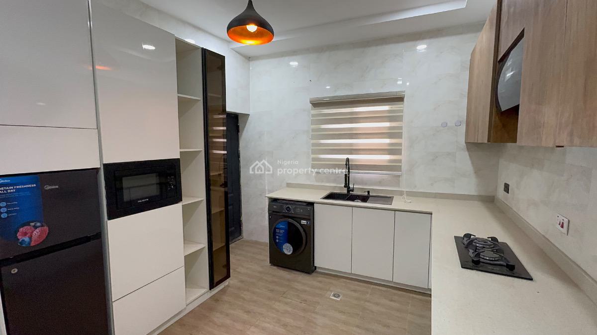 Luxury Fully Furnished 2bedroom Flat in a Nice Quiet Neighborhood, Gilmore, Jahi, Abuja, Flat / Apartment for Sale