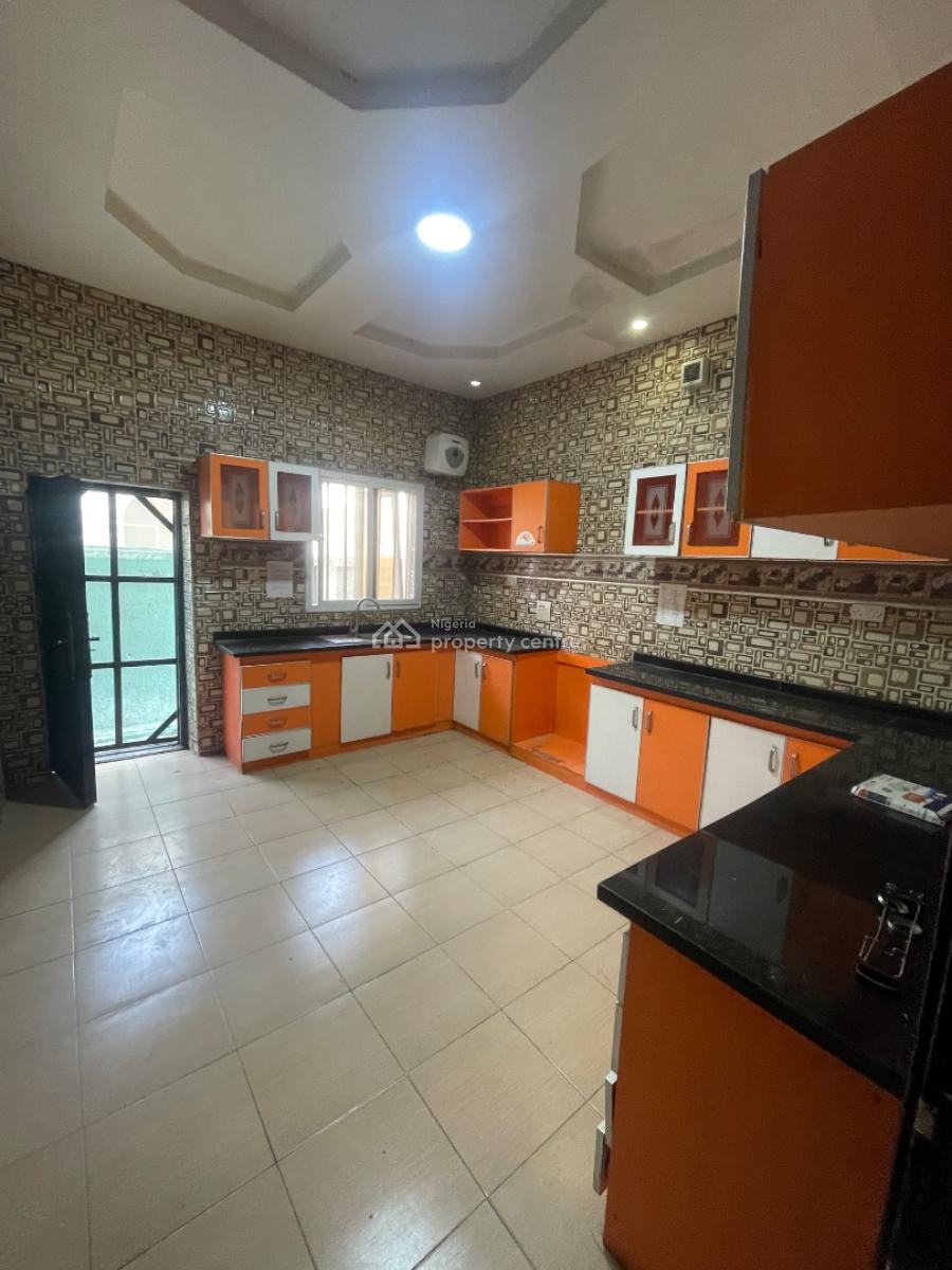 3 Bedroom Maisonnette, Right Hand Side, Lekki Phase 1, Lekki, Lagos, Terraced Duplex for Rent