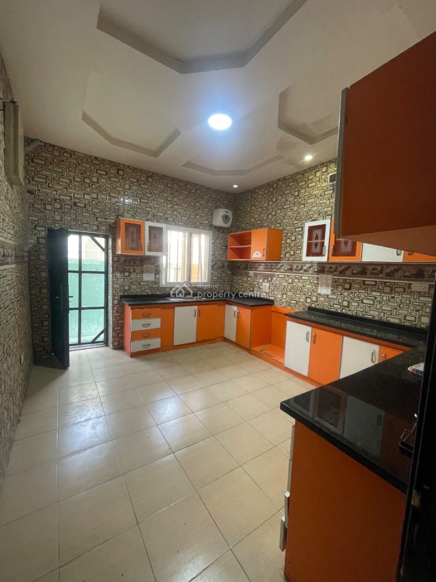 3 Bedroom Maisonnette, Right Hand Side, Lekki Phase 1, Lekki, Lagos, Terraced Duplex for Rent