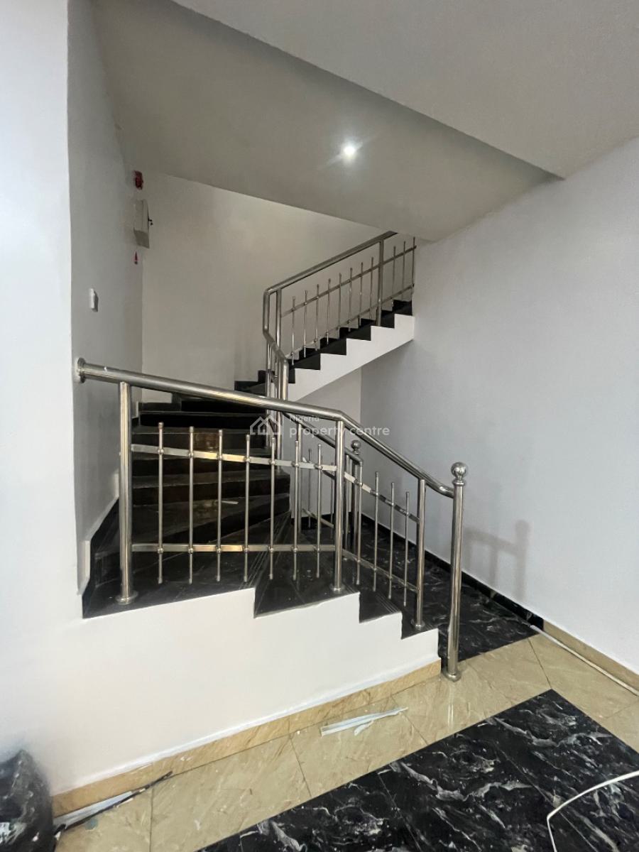 3 Bedroom Maisonnette, Right Hand Side, Lekki Phase 1, Lekki, Lagos, Terraced Duplex for Rent