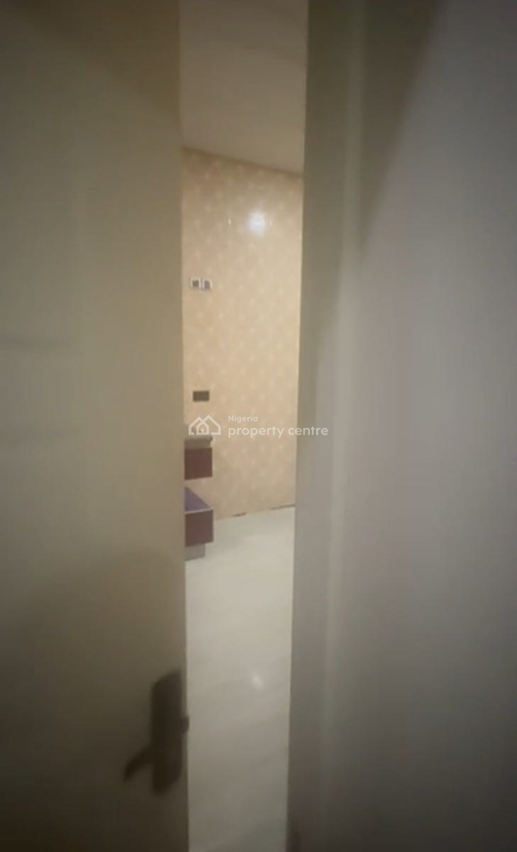Compact Bedroom( Downstairs) with Air Conditioner, Van Daniels Estate Orchid Road, Lekki, Lagos, Self Contain (single Rooms) for Rent