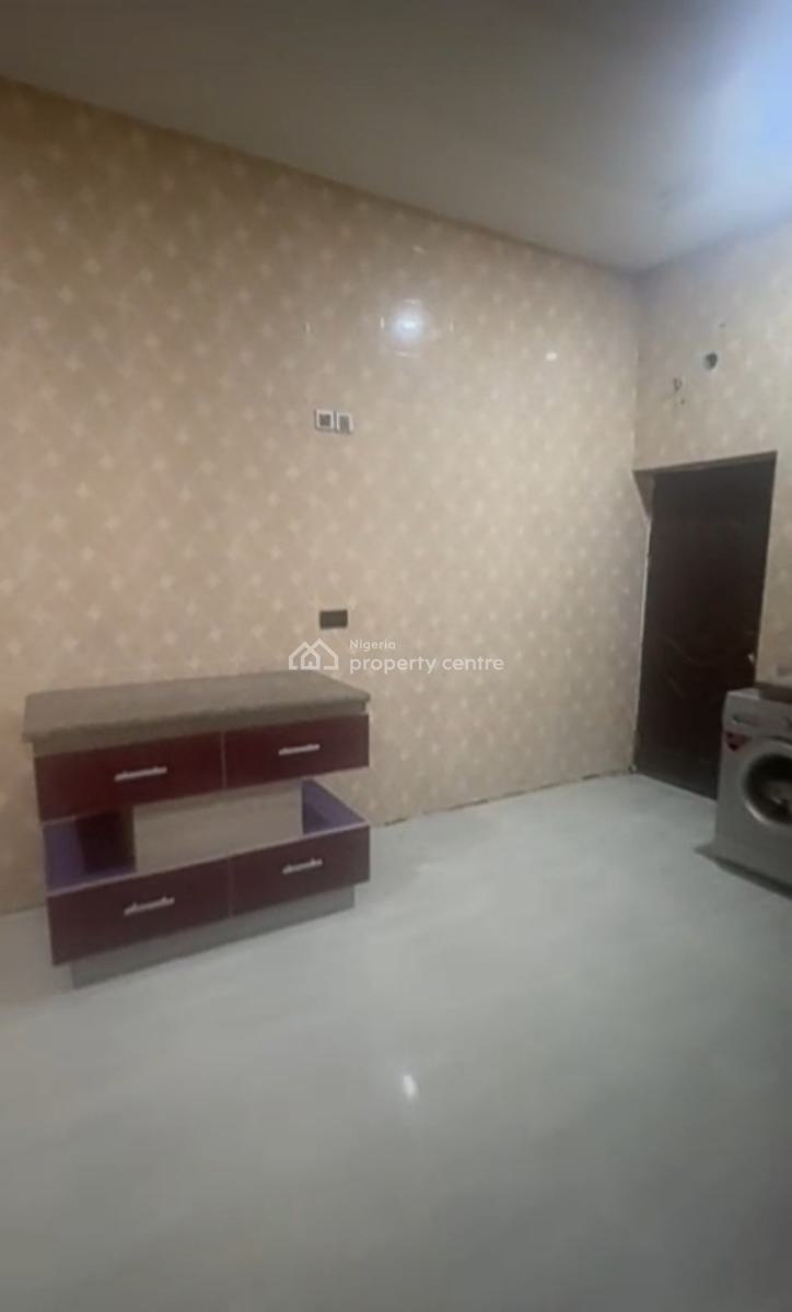 Compact Bedroom( Downstairs) with Air Conditioner, Van Daniels Estate Orchid Road, Lekki, Lagos, Self Contain (single Rooms) for Rent
