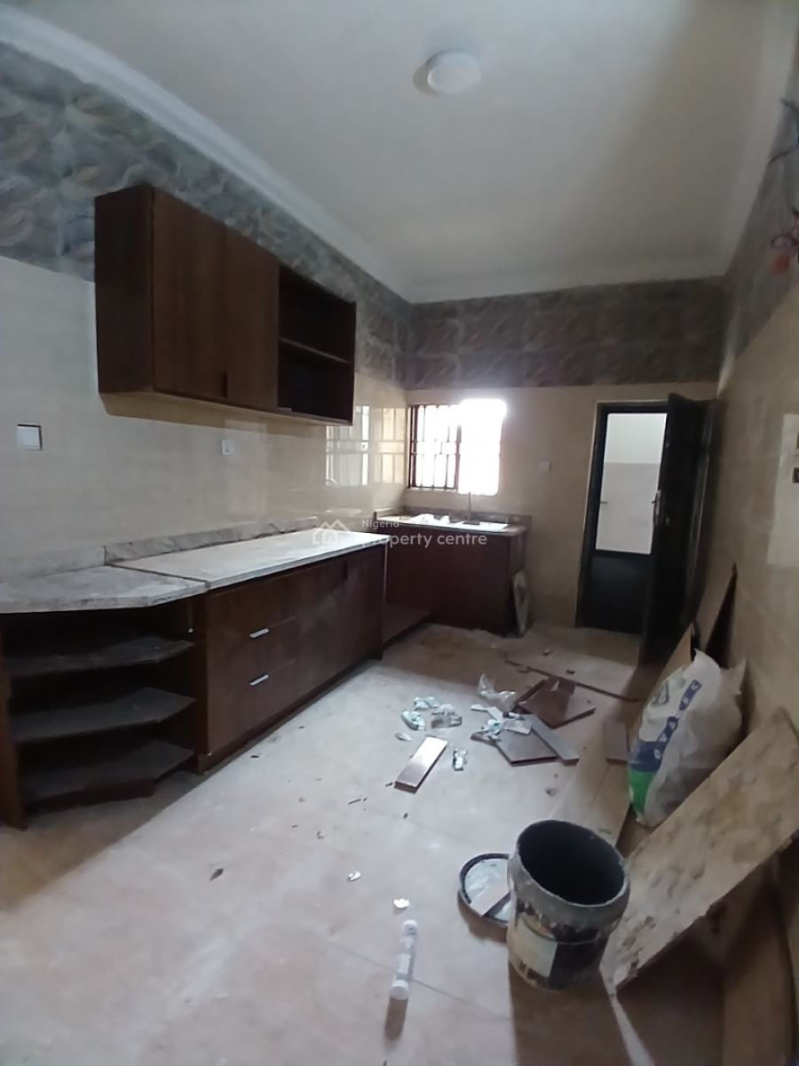Well Renovated 3 Bedroom Block of Flat, Asokoro Abuja Diplomatic Zone, Asokoro District, Abuja, House for Rent