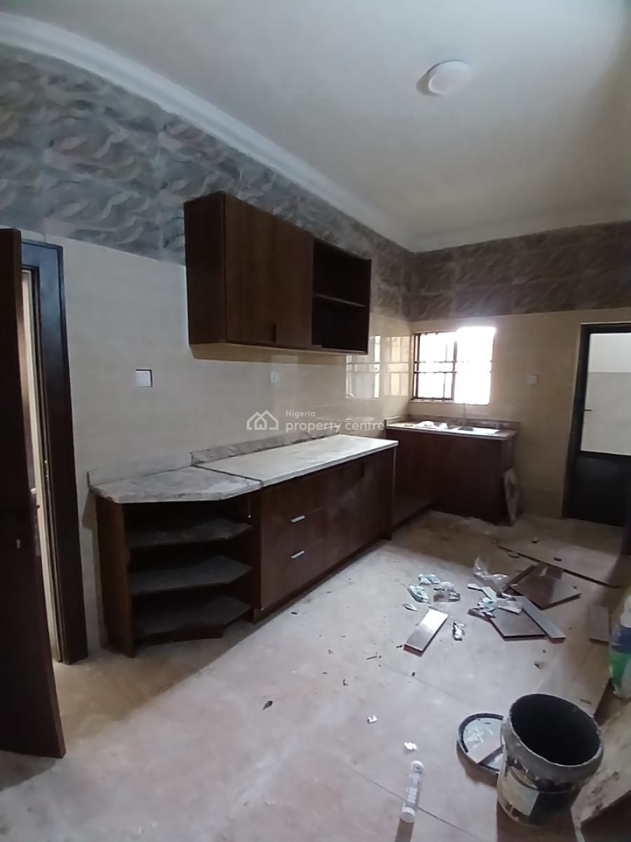 Well Renovated 3 Bedroom Block of Flat, Asokoro Abuja Diplomatic Zone, Asokoro District, Abuja, House for Rent
