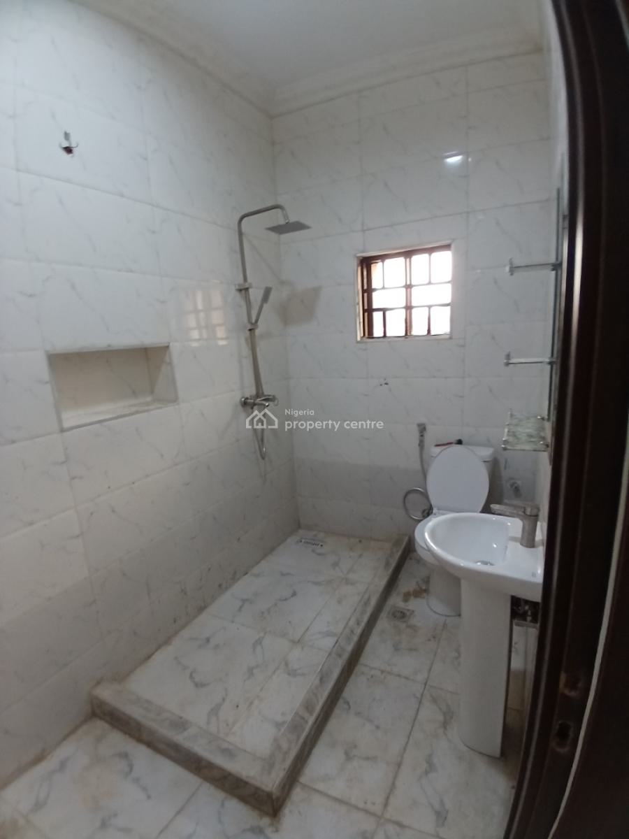 Well Renovated 3 Bedroom Block of Flat, Asokoro Abuja Diplomatic Zone, Asokoro District, Abuja, House for Rent