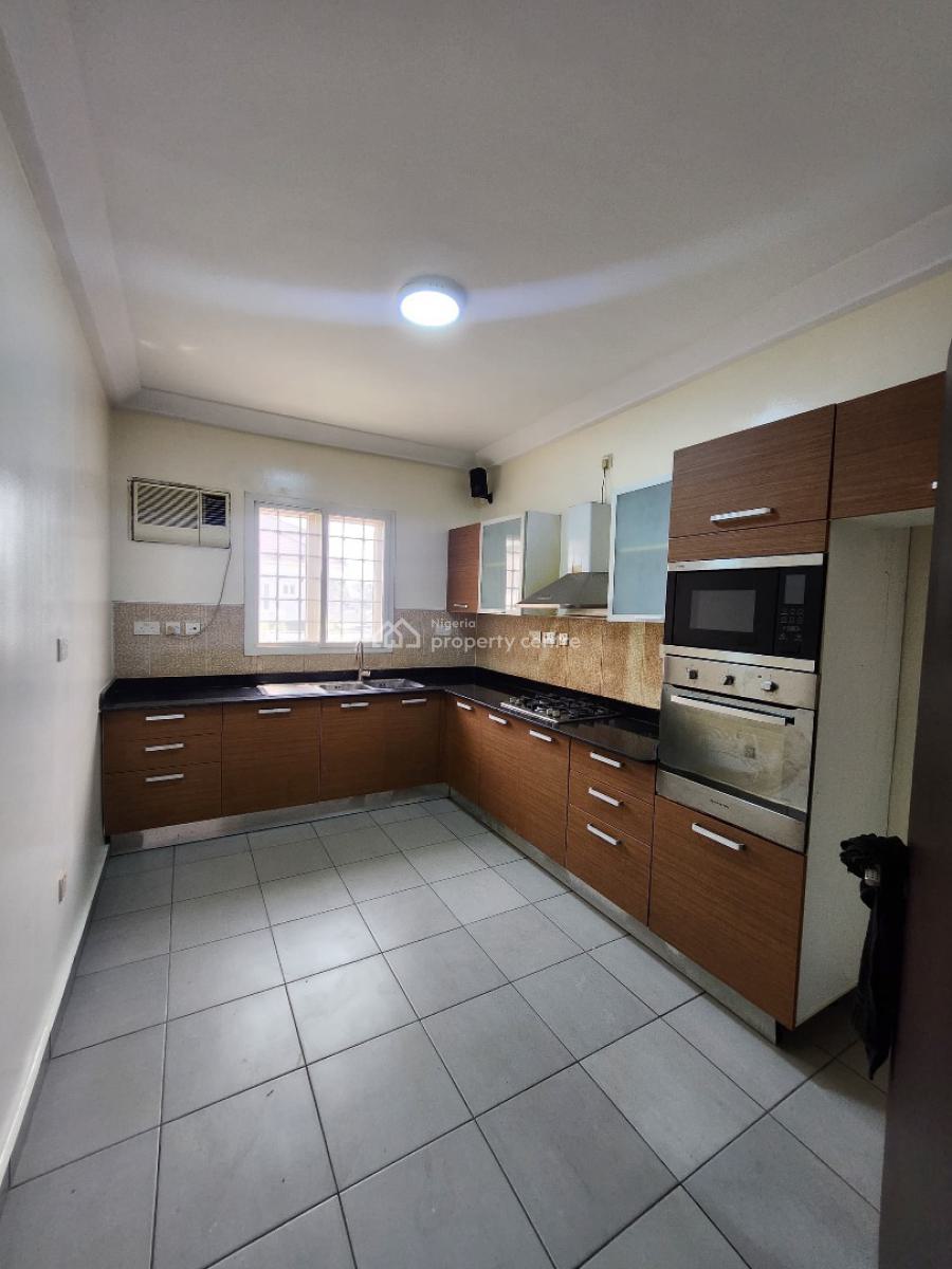 Spacious Fully Serviced 3-bedroom Terrace Duplex + Bq, Lekki Phase 1, Lekki Phase 1, Lekki, Lagos, Terraced Duplex for Rent