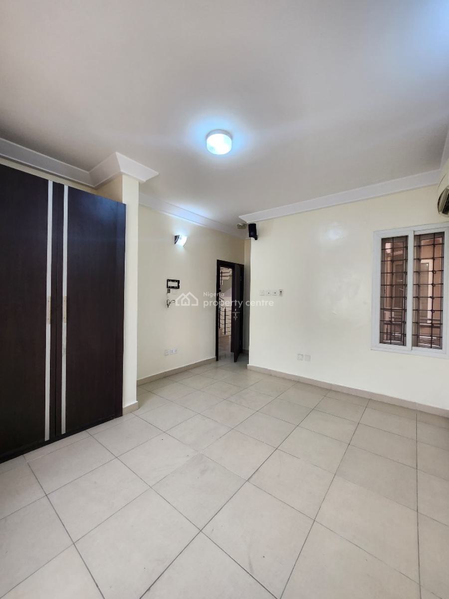Spacious Fully Serviced 3-bedroom Terrace Duplex + Bq, Lekki Phase 1, Lekki Phase 1, Lekki, Lagos, Terraced Duplex for Rent