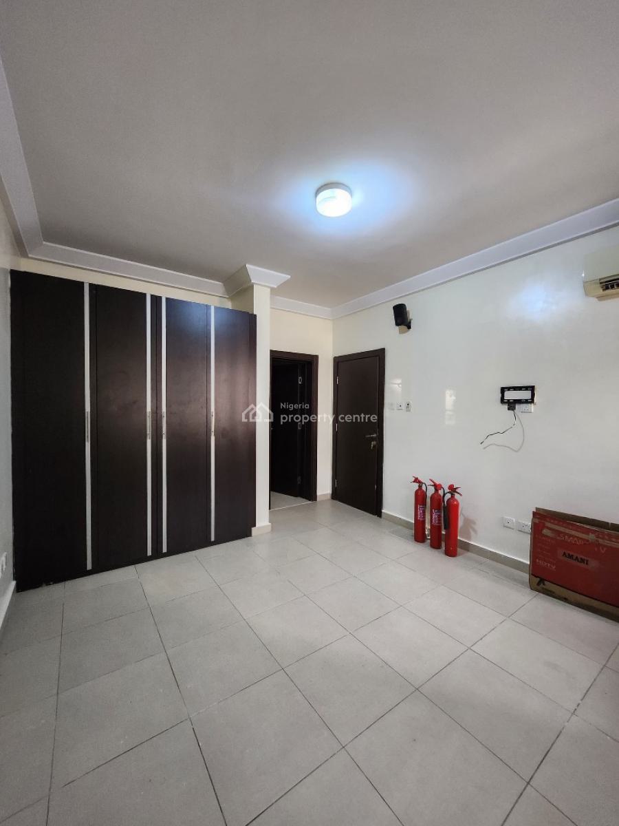 Spacious Fully Serviced 3-bedroom Terrace Duplex + Bq, Lekki Phase 1, Lekki Phase 1, Lekki, Lagos, Terraced Duplex for Rent