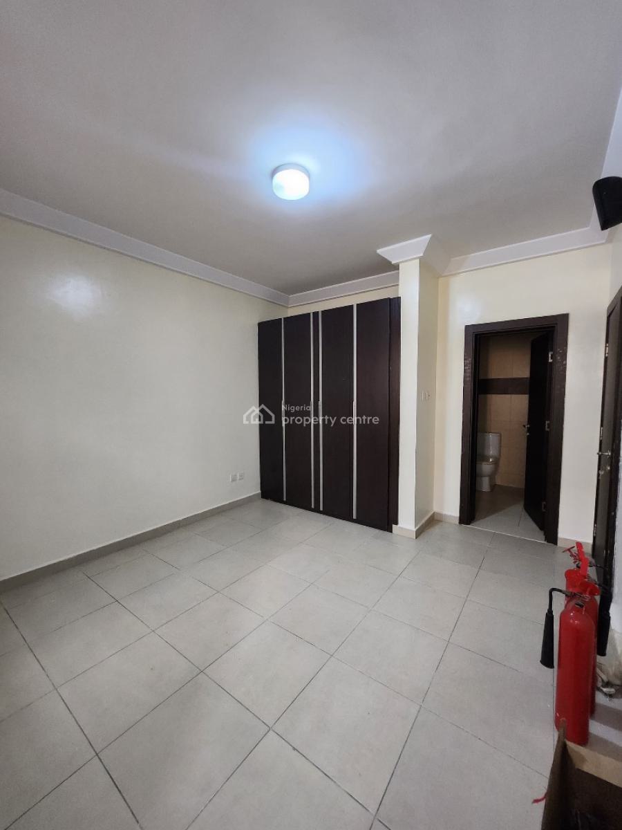 Spacious Fully Serviced 3-bedroom Terrace Duplex + Bq, Lekki Phase 1, Lekki Phase 1, Lekki, Lagos, Terraced Duplex for Rent