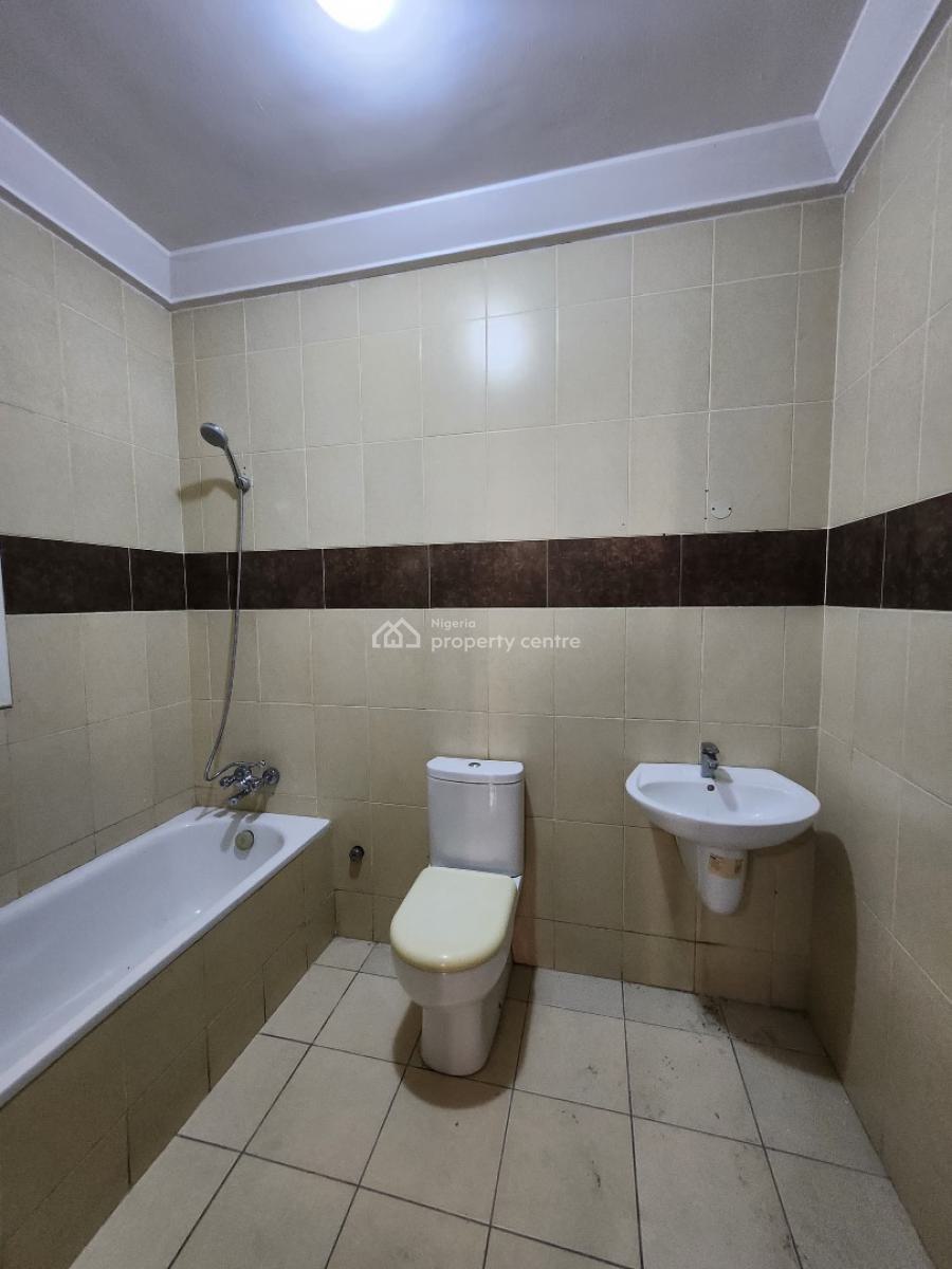 Spacious Fully Serviced 3-bedroom Terrace Duplex + Bq, Lekki Phase 1, Lekki Phase 1, Lekki, Lagos, Terraced Duplex for Rent