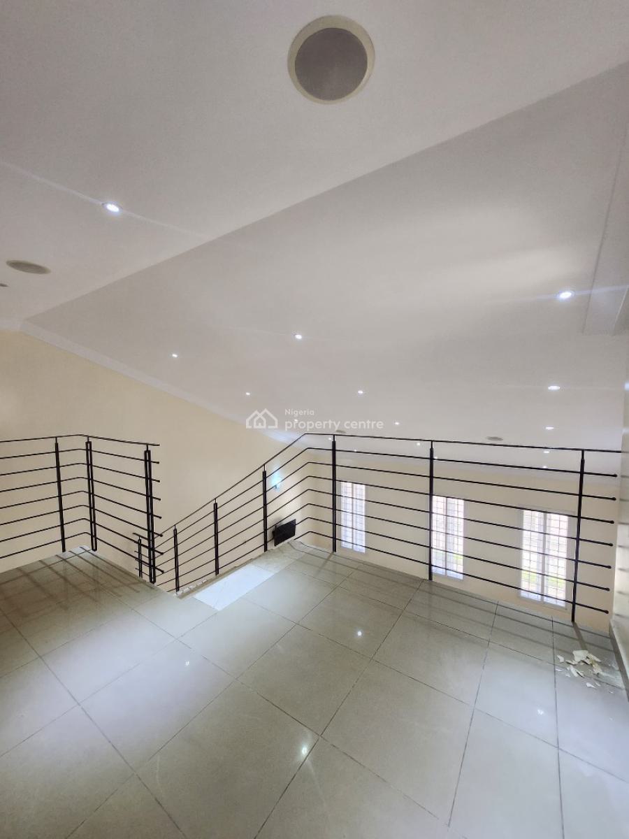 Spacious Fully Serviced 3-bedroom Terrace Duplex + Bq, Lekki Phase 1, Lekki Phase 1, Lekki, Lagos, Terraced Duplex for Rent