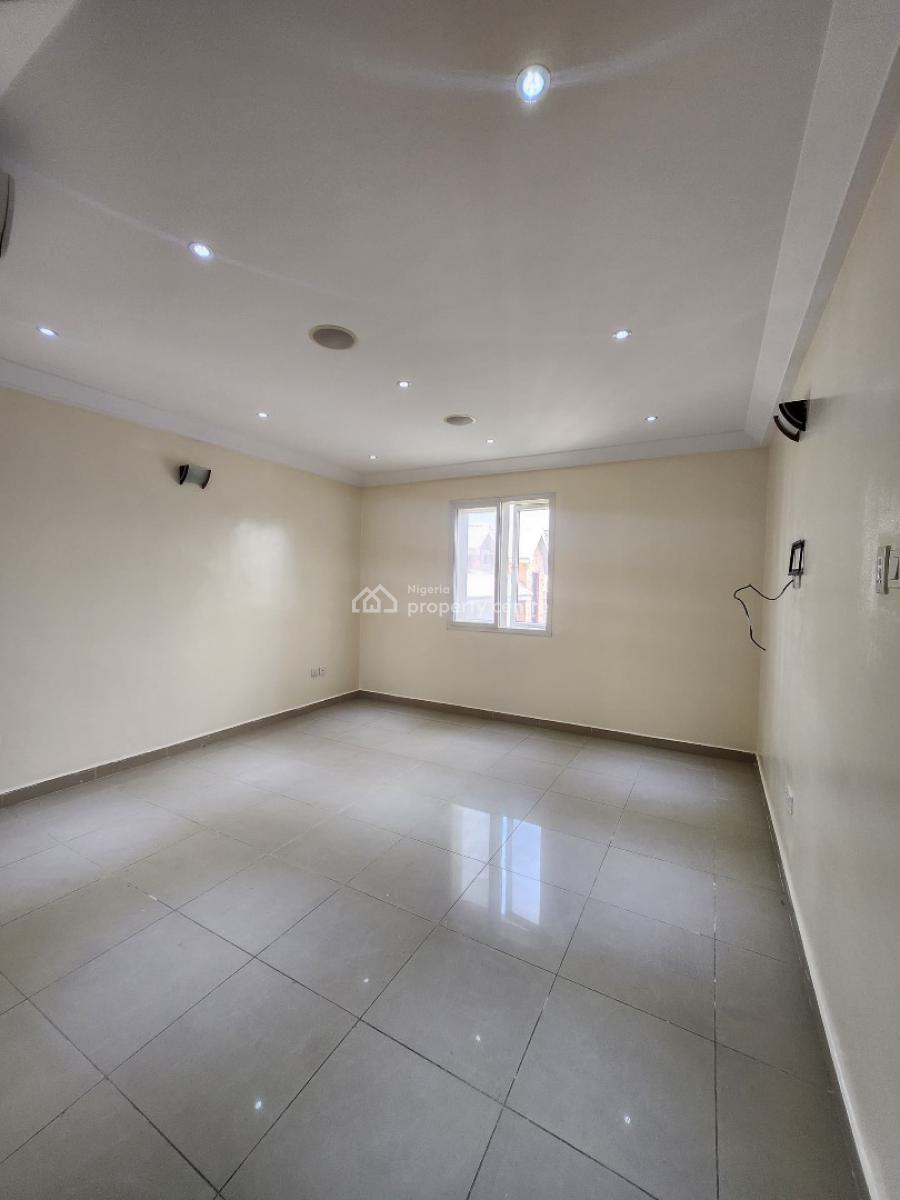 Spacious Fully Serviced 3-bedroom Terrace Duplex + Bq, Lekki Phase 1, Lekki Phase 1, Lekki, Lagos, Terraced Duplex for Rent