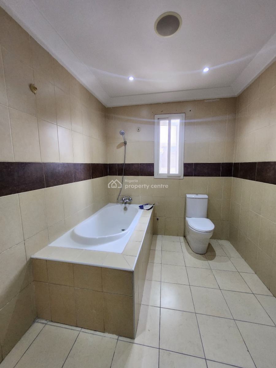 Spacious Fully Serviced 3-bedroom Terrace Duplex + Bq, Lekki Phase 1, Lekki Phase 1, Lekki, Lagos, Terraced Duplex for Rent