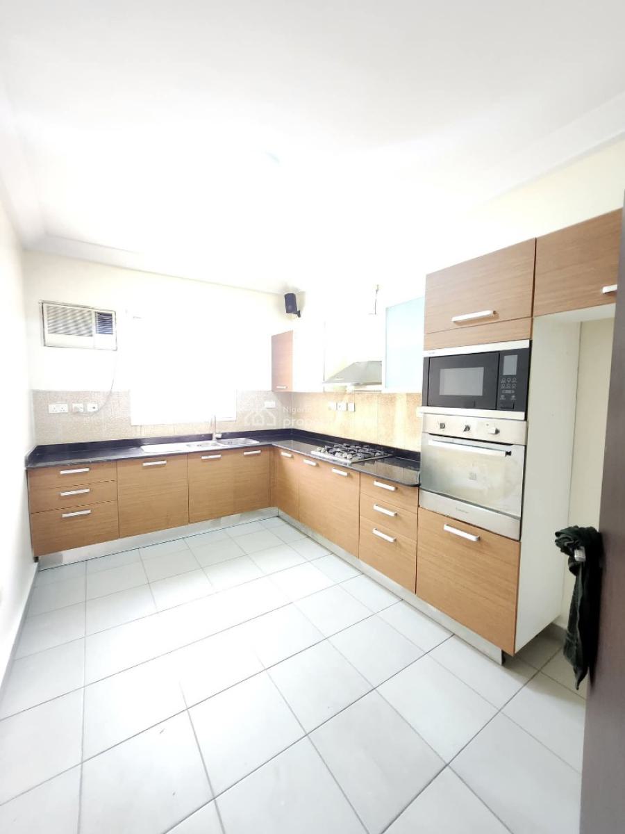 3-bedroom Terrace with Bq, Lekki Phase 1, Lekki, Lagos, Terraced Duplex for Rent