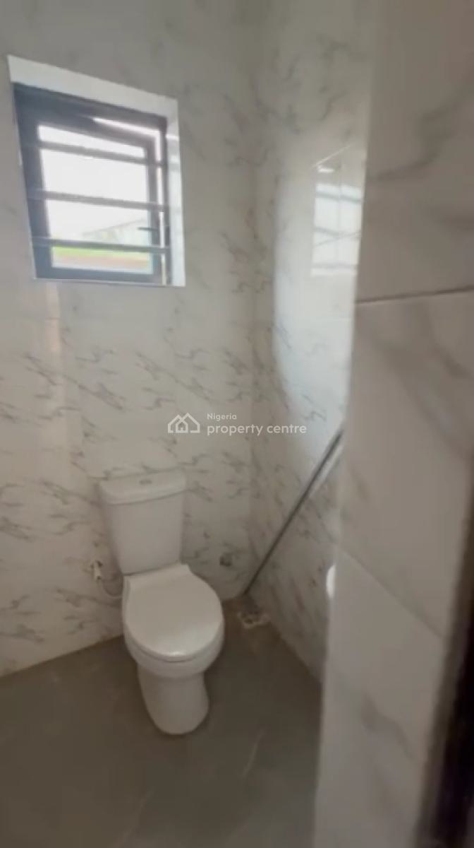 Spacious 2 Bedroom Apartment with Pop Ceiling, Surulere, Lagos, Flat / Apartment for Rent