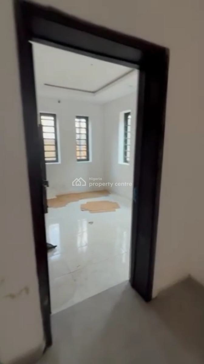 Spacious 2 Bedroom Apartment with Pop Ceiling, Surulere, Lagos, Flat / Apartment for Rent
